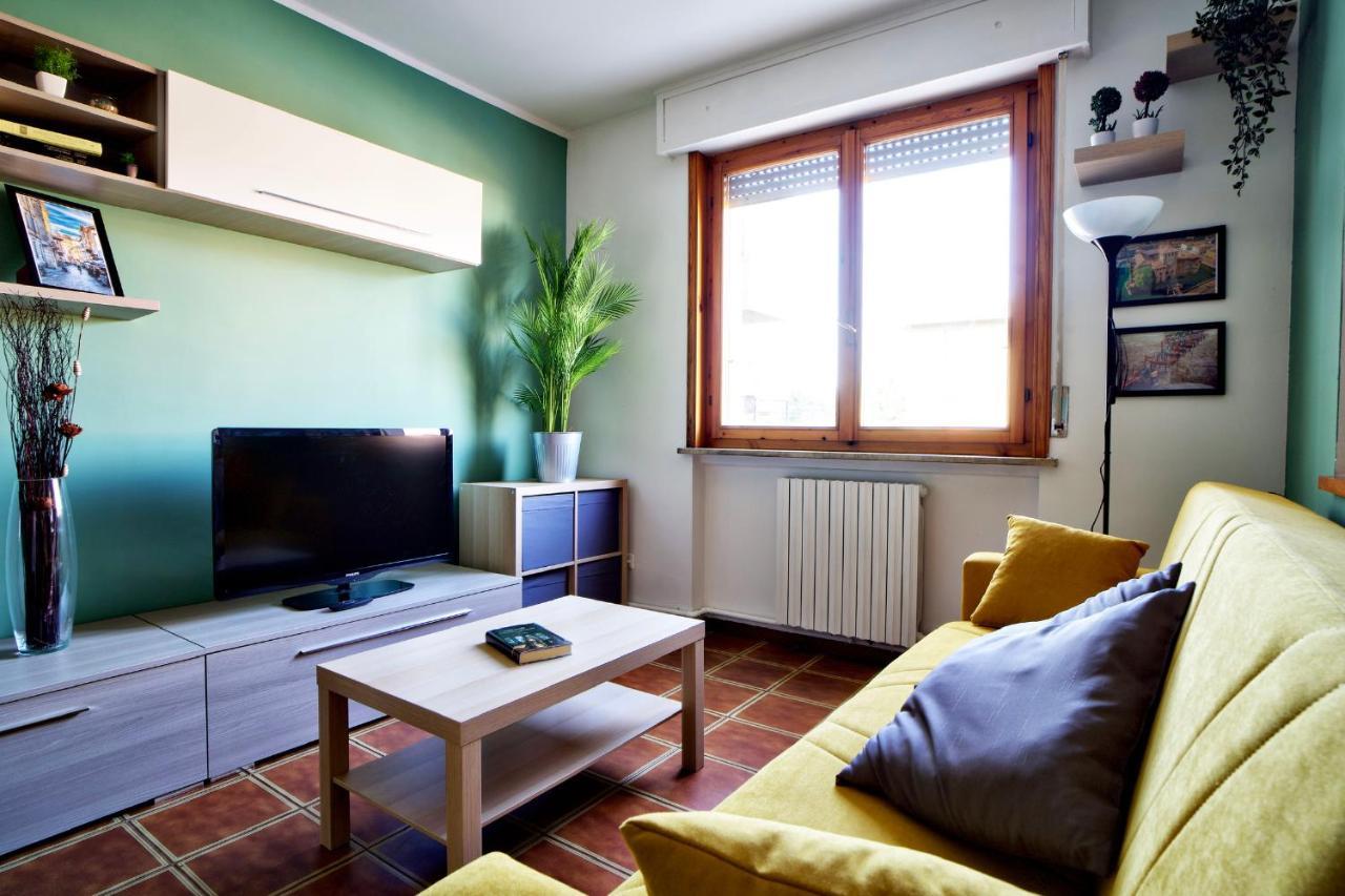 Casa Zoe Apartment Free Parking,Self Check In & Free Wi Fi Parma Eksteriør billede
