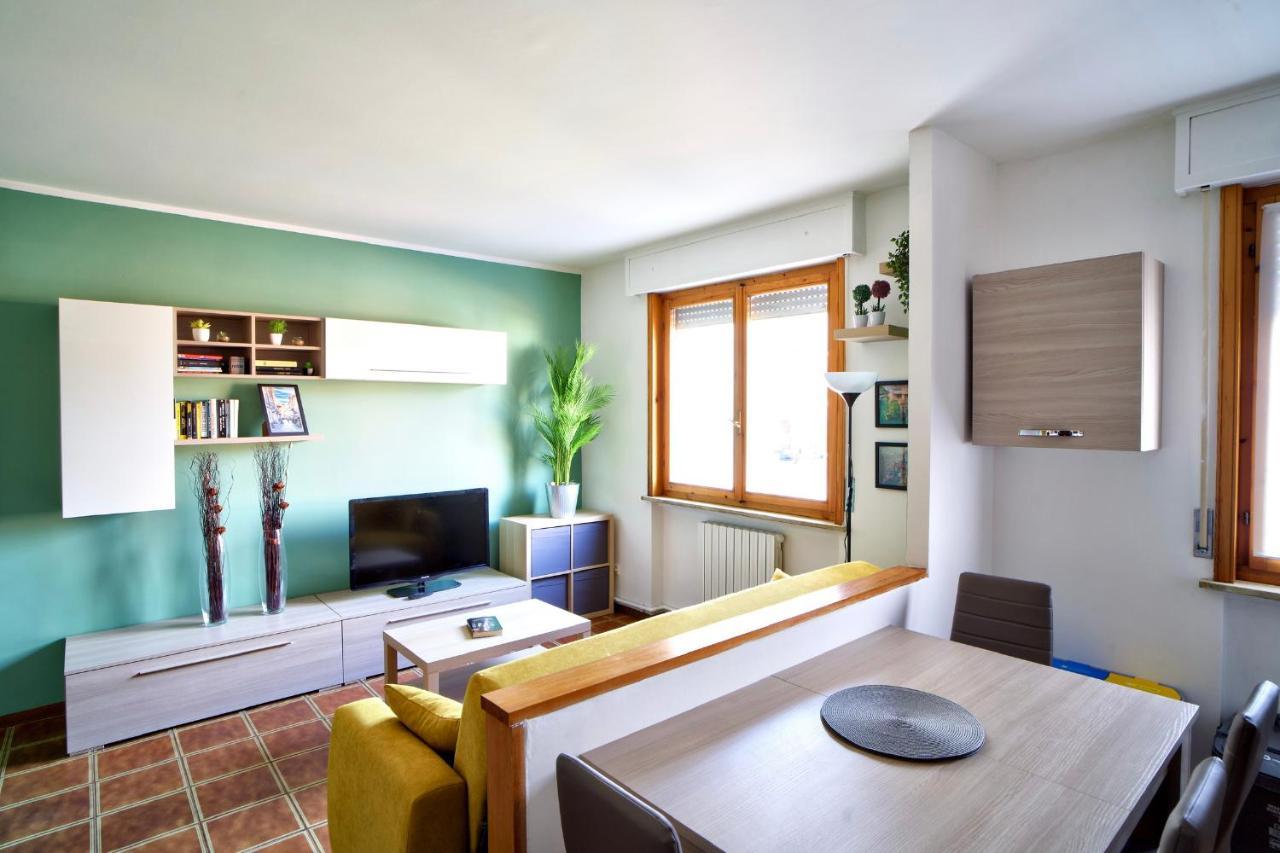 Casa Zoe Apartment Free Parking,Self Check In & Free Wi Fi Parma Eksteriør billede